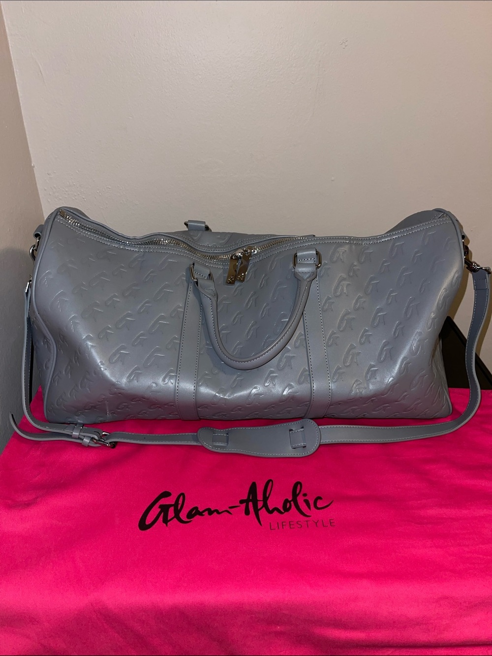 🗣️BRAND NEW! NEVER USED! Glam~Aholic Duffle Bag 💼